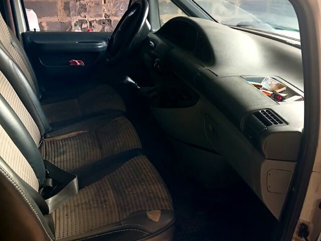 Белый Ситроен Jumpy, объемом двигателя 1.9 л и пробегом 300 тыс. км за 3200 $, фото 3 на Automoto.ua