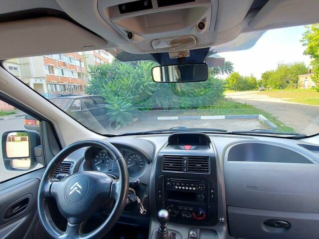 Белый Ситроен Jumpy, объемом двигателя 2 л и пробегом 276 тыс. км за 8700 $, фото 6 на Automoto.ua