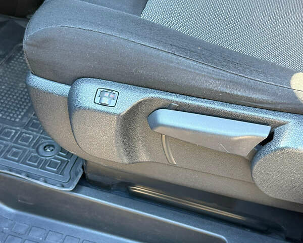 Черный Ситроен Jumpy, объемом двигателя 2 л и пробегом 216 тыс. км за 17000 $, фото 18 на Automoto.ua