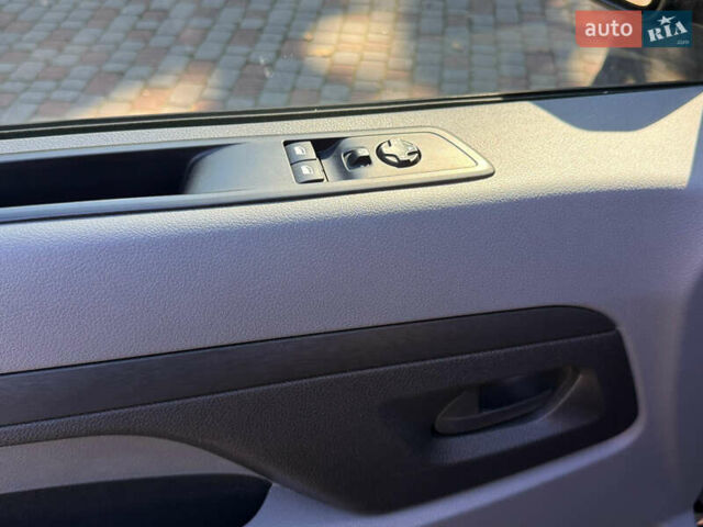 Черный Ситроен Jumpy, объемом двигателя 2 л и пробегом 216 тыс. км за 17000 $, фото 3 на Automoto.ua