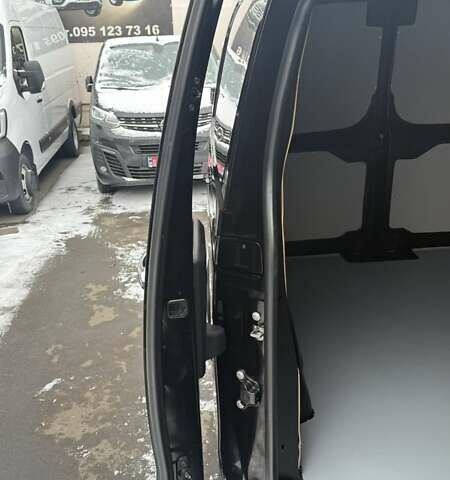 Черный Ситроен Jumpy, объемом двигателя 1.95 л и пробегом 125 тыс. км за 22900 $, фото 23 на Automoto.ua