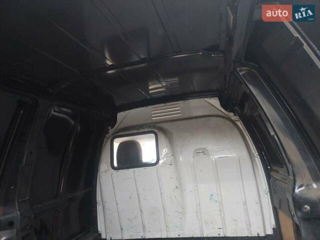 Черный Ситроен Jumpy, объемом двигателя 2 л и пробегом 268 тыс. км за 1350 $, фото 11 на Automoto.ua