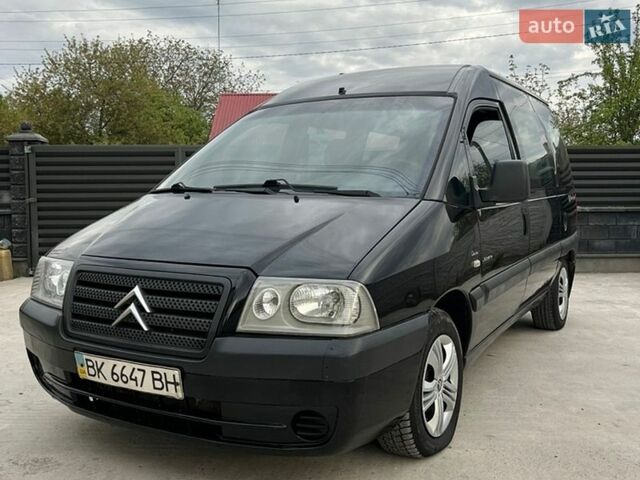 Черный Ситроен Jumpy, объемом двигателя 2 л и пробегом 289 тыс. км за 4150 $, фото 1 на Automoto.ua