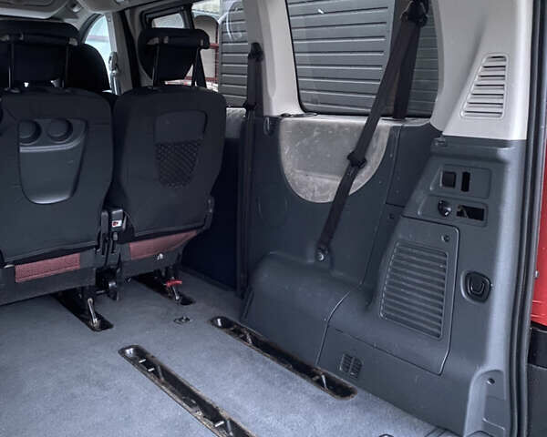 Черный Ситроен Jumpy, объемом двигателя 2 л и пробегом 227 тыс. км за 7599 $, фото 35 на Automoto.ua