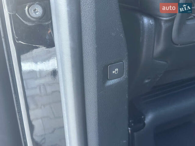 Черный Ситроен Jumpy, объемом двигателя 2 л и пробегом 182 тыс. км за 27500 $, фото 35 на Automoto.ua