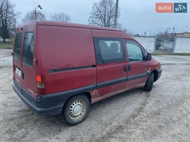 Красный Ситроен Jumpy, объемом двигателя 2 л и пробегом 284 тыс. км за 3800 $, фото 3 на Automoto.ua