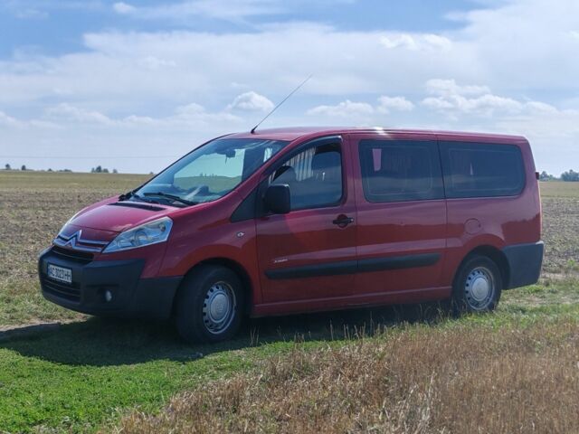 Красный Ситроен Jumpy, объемом двигателя 2 л и пробегом 302 тыс. км за 6022 $, фото 2 на Automoto.ua
