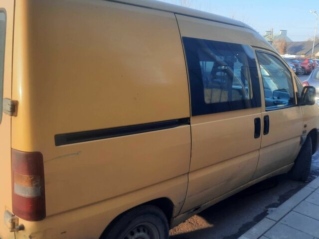Желтый Ситроен Jumpy, объемом двигателя 1.9 л и пробегом 256 тыс. км за 2000 $, фото 1 на Automoto.ua