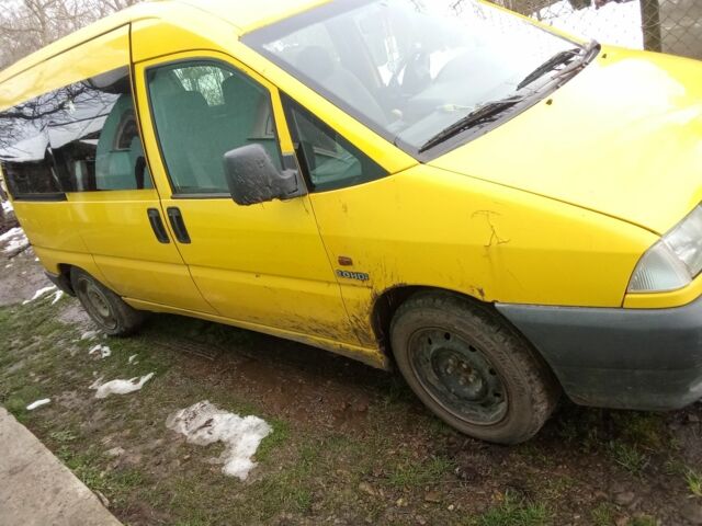 Желтый Ситроен Jumpy, объемом двигателя 2 л и пробегом 587 тыс. км за 2500 $, фото 4 на Automoto.ua