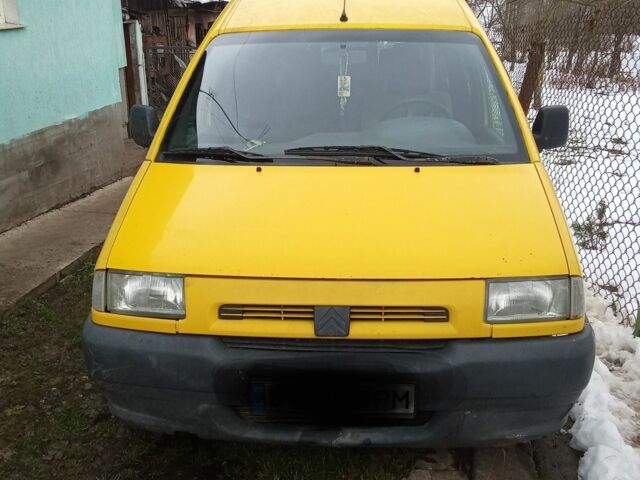 Желтый Ситроен Jumpy, объемом двигателя 2 л и пробегом 587 тыс. км за 2500 $, фото 1 на Automoto.ua