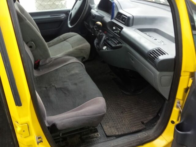 Желтый Ситроен Jumpy, объемом двигателя 2 л и пробегом 587 тыс. км за 2500 $, фото 5 на Automoto.ua