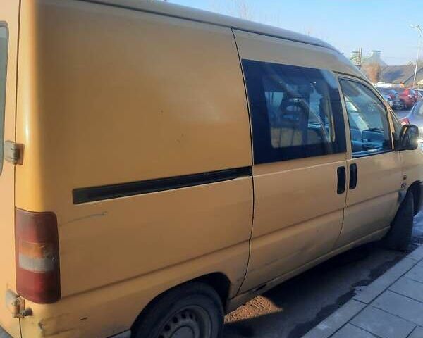 Желтый Ситроен Jumpy, объемом двигателя 1.9 л и пробегом 256 тыс. км за 2500 $, фото 2 на Automoto.ua