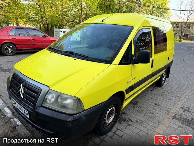 Желтый Ситроен Jumpy, объемом двигателя 1.9 л и пробегом 292 тыс. км за 3700 $, фото 1 на Automoto.ua