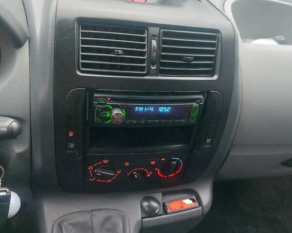 Серый Ситроен Jumpy, объемом двигателя 2 л и пробегом 305 тыс. км за 6200 $, фото 5 на Automoto.ua