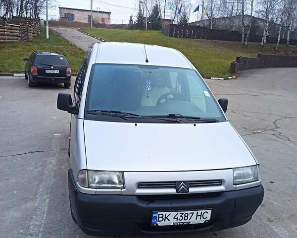 Серый Ситроен Jumpy, объемом двигателя 1.87 л и пробегом 349 тыс. км за 3800 $, фото 1 на Automoto.ua