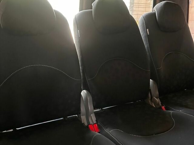 Серый Ситроен Jumpy, объемом двигателя 2 л и пробегом 294 тыс. км за 4900 $, фото 5 на Automoto.ua
