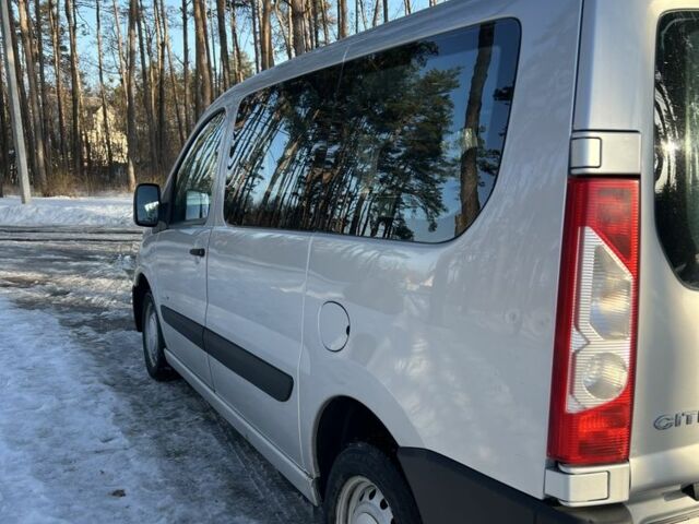 Серый Ситроен Jumpy, объемом двигателя 2 л и пробегом 274 тыс. км за 8700 $, фото 4 на Automoto.ua