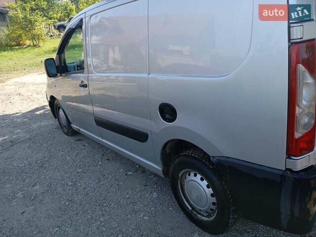 Серый Ситроен Jumpy, объемом двигателя 2 л и пробегом 330 тыс. км за 3650 $, фото 4 на Automoto.ua