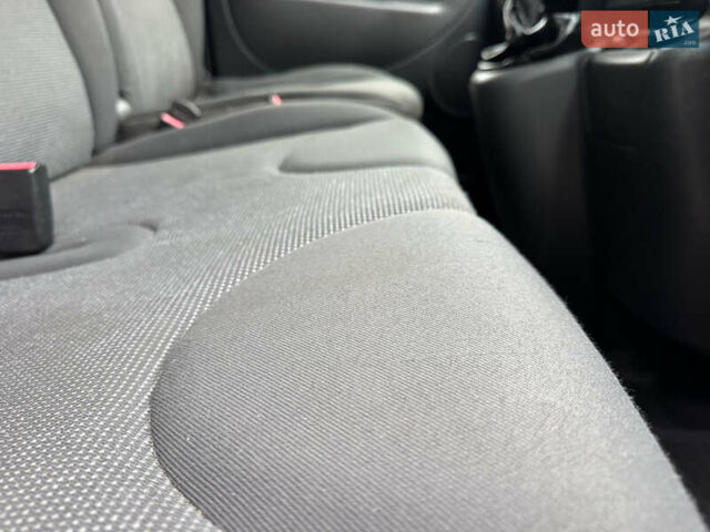 Сірий Сітроен Jumpy, об'ємом двигуна 2 л та пробігом 225 тис. км за 5850 $, фото 33 на Automoto.ua