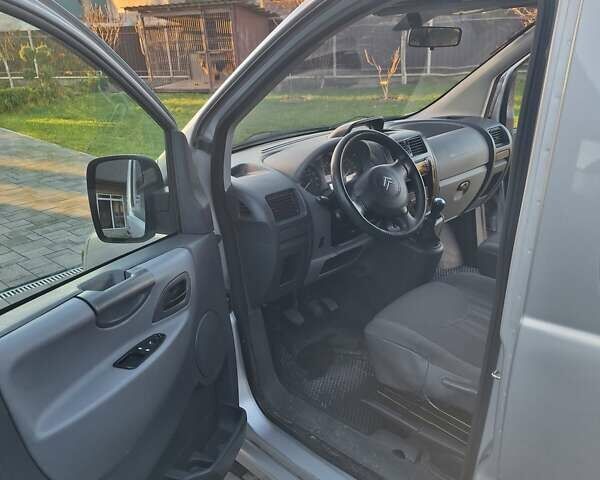 Серый Ситроен Jumpy, объемом двигателя 1.6 л и пробегом 284 тыс. км за 8100 $, фото 11 на Automoto.ua