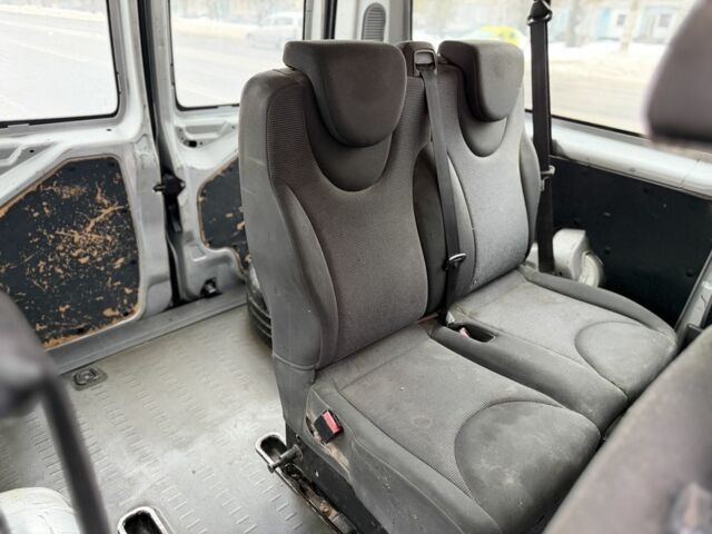 Серый Ситроен Jumpy, объемом двигателя 2 л и пробегом 252 тыс. км за 2600 $, фото 7 на Automoto.ua