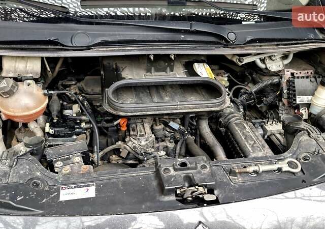 Серый Ситроен Jumpy, объемом двигателя 2 л и пробегом 150 тыс. км за 9600 $, фото 18 на Automoto.ua