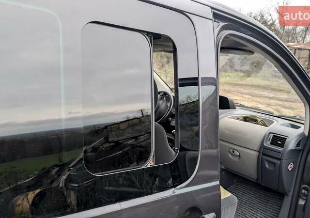 Серый Ситроен Jumpy, объемом двигателя 2 л и пробегом 150 тыс. км за 9600 $, фото 23 на Automoto.ua