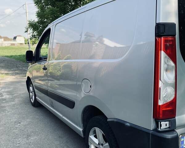 Серый Ситроен Jumpy, объемом двигателя 2 л и пробегом 337 тыс. км за 8600 $, фото 6 на Automoto.ua