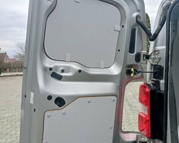 Серый Ситроен Jumpy, объемом двигателя 1.6 л и пробегом 177 тыс. км за 13800 $, фото 34 на Automoto.ua