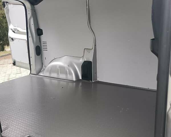 Серый Ситроен Jumpy, объемом двигателя 1.6 л и пробегом 177 тыс. км за 13800 $, фото 32 на Automoto.ua