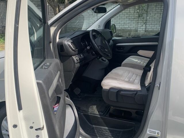 Сітроен Jumpy 2019 у Дніпро (Дніпропетровську) на Automoto.ua Сірий Сітроен Jumpy, об'ємом двигуна 2 л та пробігом 40 тис. км за 29500 $, фото 4 на Automoto.ua