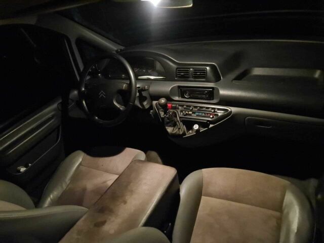 Серый Ситроен Jumpy, объемом двигателя 2 л и пробегом 525 тыс. км за 5200 $, фото 11 на Automoto.ua