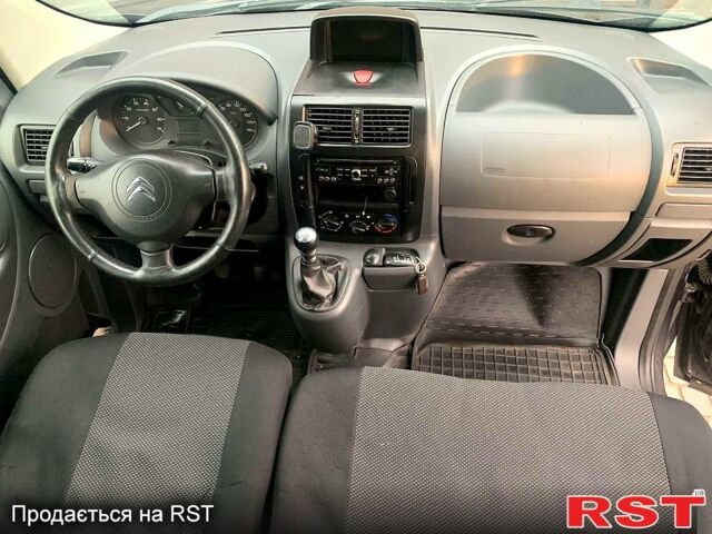 Серый Ситроен Jumpy, объемом двигателя 2 л и пробегом 387 тыс. км за 9500 $, фото 5 на Automoto.ua