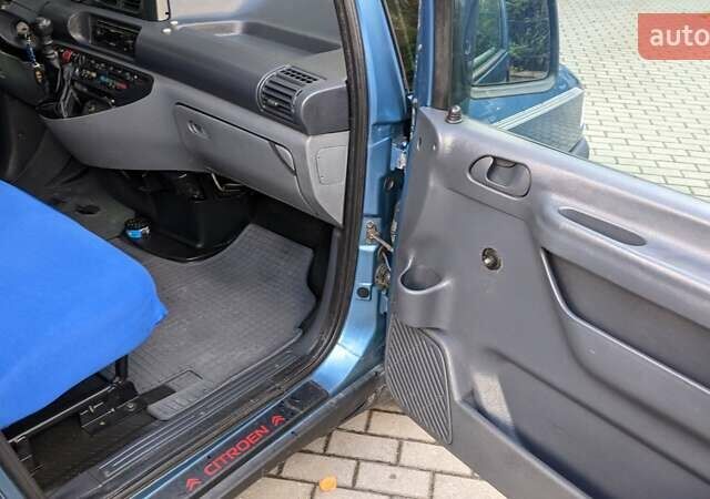 Синий Ситроен Jumpy, объемом двигателя 2 л и пробегом 290 тыс. км за 3700 $, фото 3 на Automoto.ua