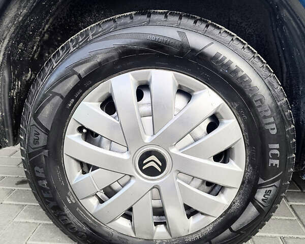 Синий Ситроен Jumpy, объемом двигателя 2 л и пробегом 224 тыс. км за 6200 $, фото 3 на Automoto.ua