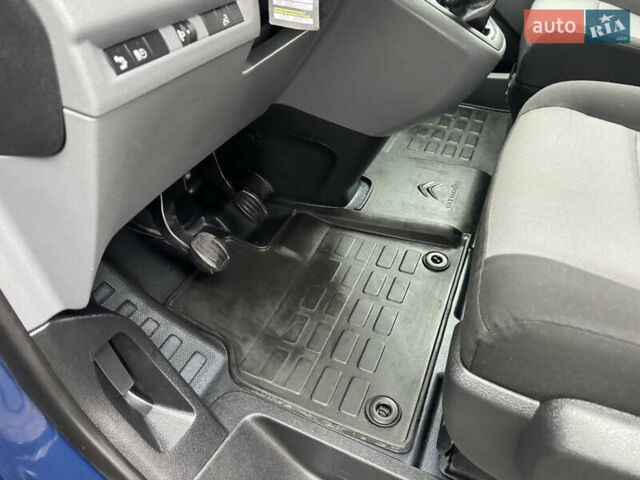 Синий Ситроен Jumpy, объемом двигателя 1.6 л и пробегом 184 тыс. км за 15550 $, фото 28 на Automoto.ua