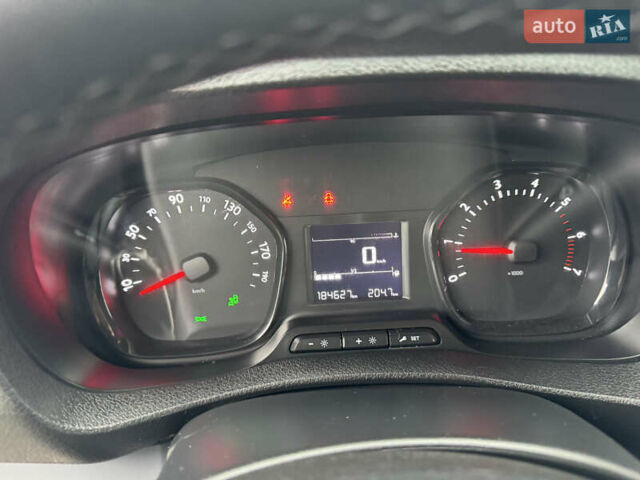 Синий Ситроен Jumpy, объемом двигателя 1.6 л и пробегом 184 тыс. км за 15550 $, фото 33 на Automoto.ua