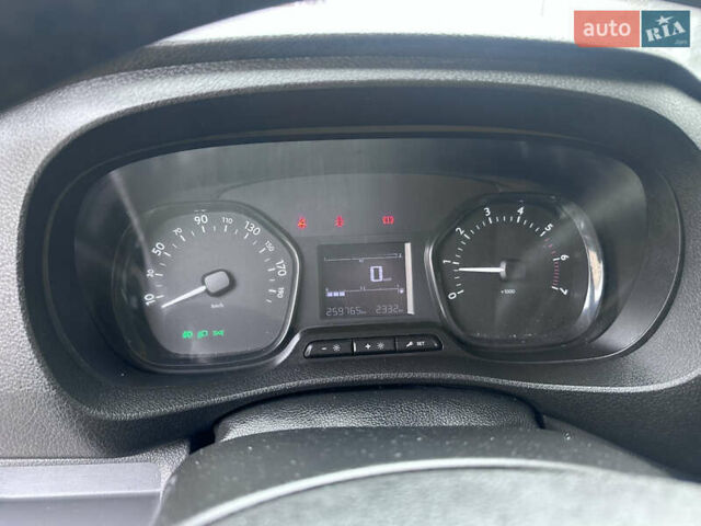 Синій Сітроен Jumpy, об'ємом двигуна 1.6 л та пробігом 259 тис. км за 14950 $, фото 23 на Automoto.ua