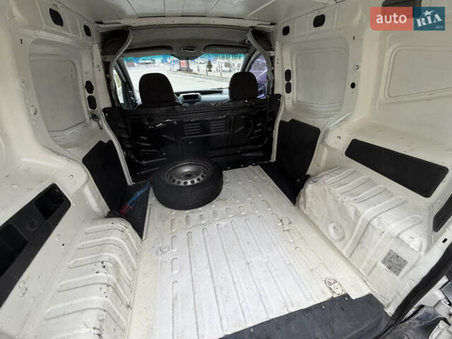 Белый Ситроен Nemo, объемом двигателя 1.4 л и пробегом 390 тыс. км за 2999 $, фото 8 на Automoto.ua