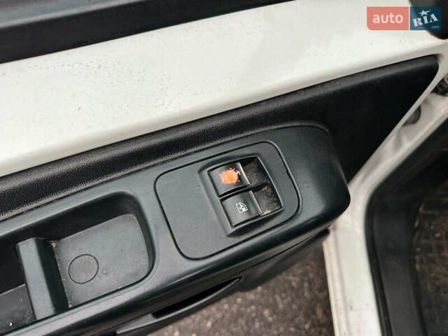 Білий Сітроен Nemo, об'ємом двигуна 1.4 л та пробігом 221 тис. км за 3990 $, фото 12 на Automoto.ua