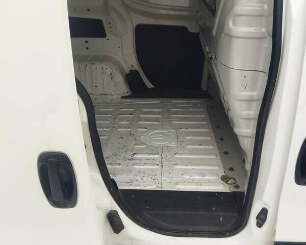 Білий Сітроен Nemo, об'ємом двигуна 1.2 л та пробігом 214 тис. км за 4200 $, фото 2 на Automoto.ua