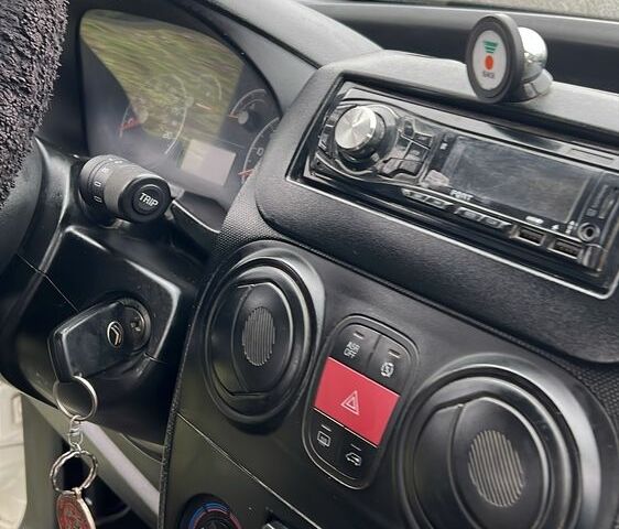 Білий Сітроен Nemo, об'ємом двигуна 1.2 л та пробігом 188 тис. км за 5500 $, фото 6 на Automoto.ua