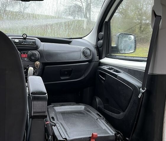 Білий Сітроен Nemo, об'ємом двигуна 1.2 л та пробігом 188 тис. км за 5500 $, фото 9 на Automoto.ua