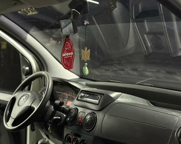 Белый Ситроен Nemo, объемом двигателя 1.4 л и пробегом 300 тыс. км за 4900 $, фото 13 на Automoto.ua