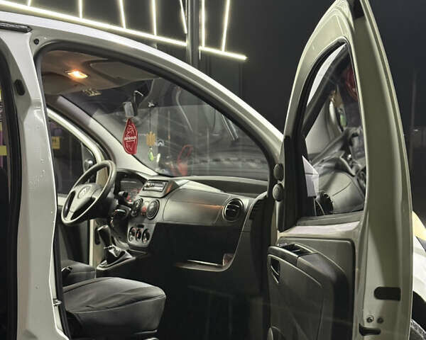 Белый Ситроен Nemo, объемом двигателя 1.4 л и пробегом 300 тыс. км за 4900 $, фото 12 на Automoto.ua