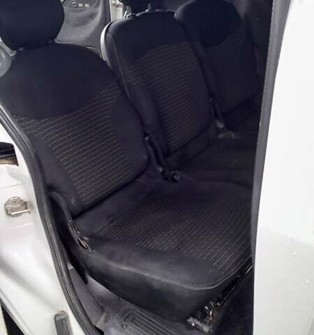 Белый Ситроен Nemo, объемом двигателя 1.4 л и пробегом 365 тыс. км за 5000 $, фото 2 на Automoto.ua