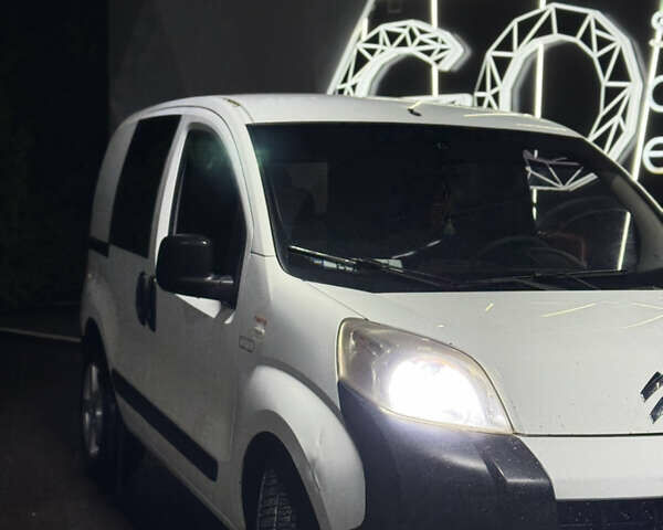 Белый Ситроен Nemo, объемом двигателя 1.4 л и пробегом 300 тыс. км за 4900 $, фото 3 на Automoto.ua