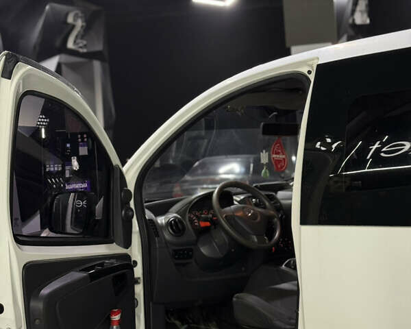 Белый Ситроен Nemo, объемом двигателя 1.4 л и пробегом 300 тыс. км за 4900 $, фото 11 на Automoto.ua