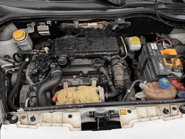 Білий Сітроен Nemo, об'ємом двигуна 1.4 л та пробігом 307 тис. км за 4315 $, фото 14 на Automoto.ua