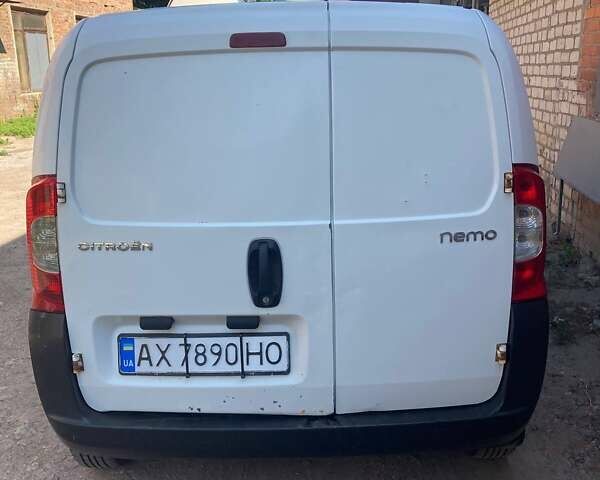 Белый Ситроен Nemo, объемом двигателя 1.4 л и пробегом 385 тыс. км за 3800 $, фото 1 на Automoto.ua